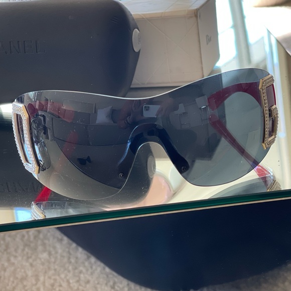 Dolce & Gabbana Sunglasses 893-S Red Black Gold Swarovski Crystal VERY RARE! - Picture 4 of 6